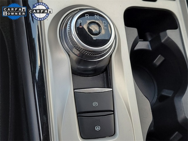 Vehicle image 41 of 44