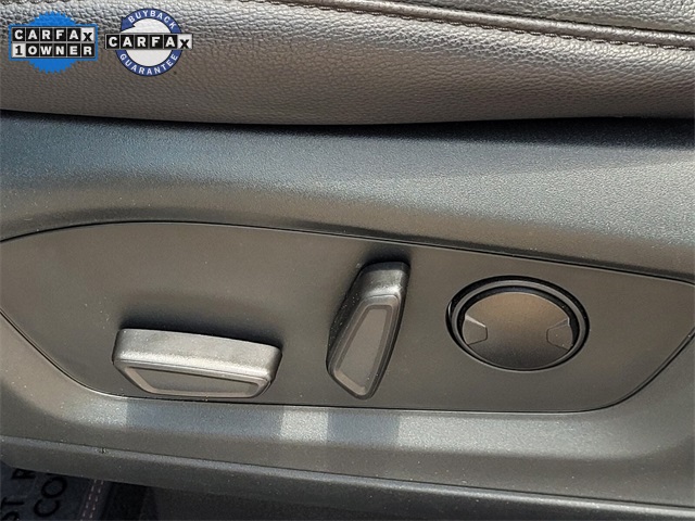 Vehicle image 28 of 44