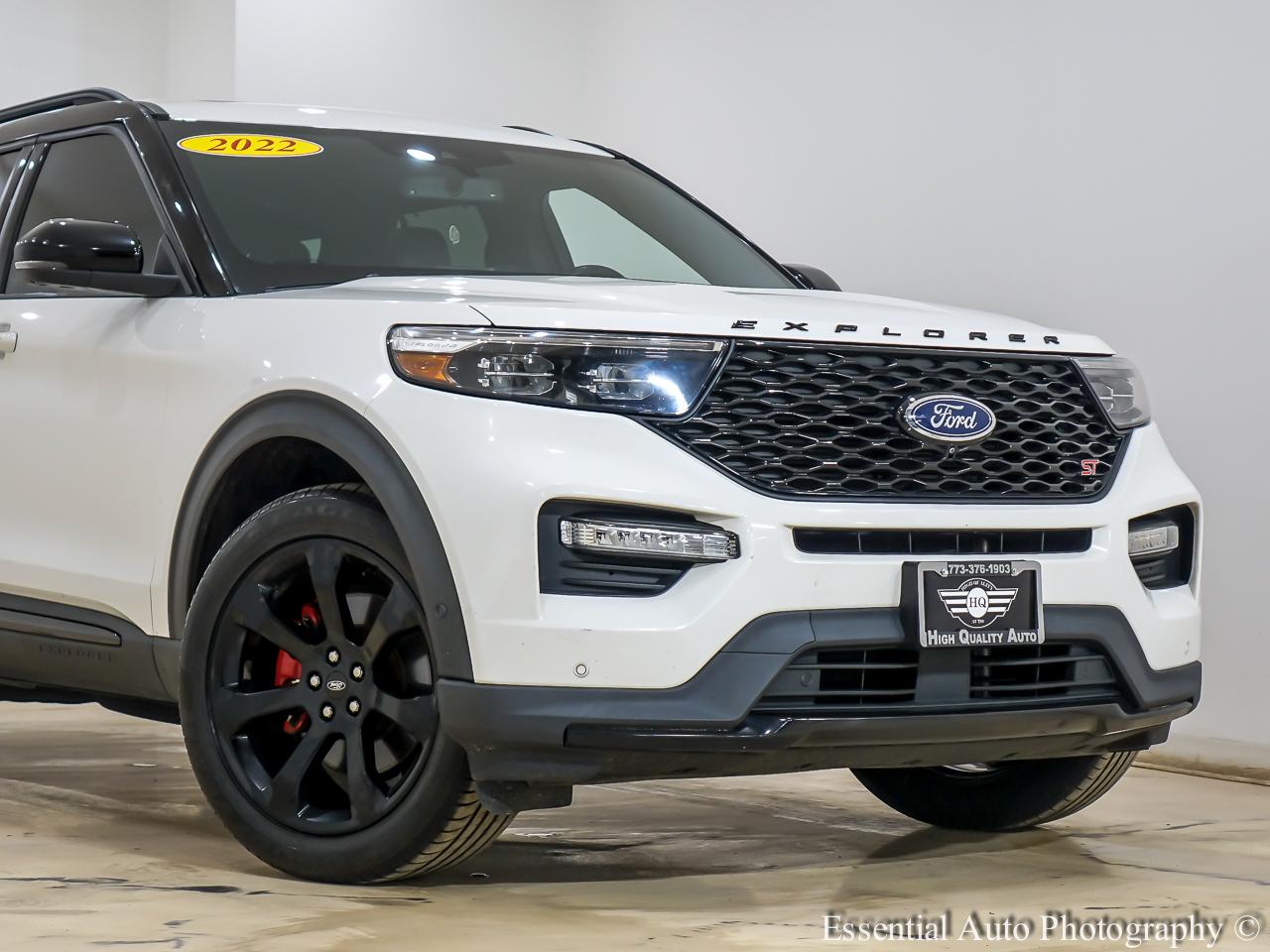 2022 Ford Explorer ST Image 3 of 41
