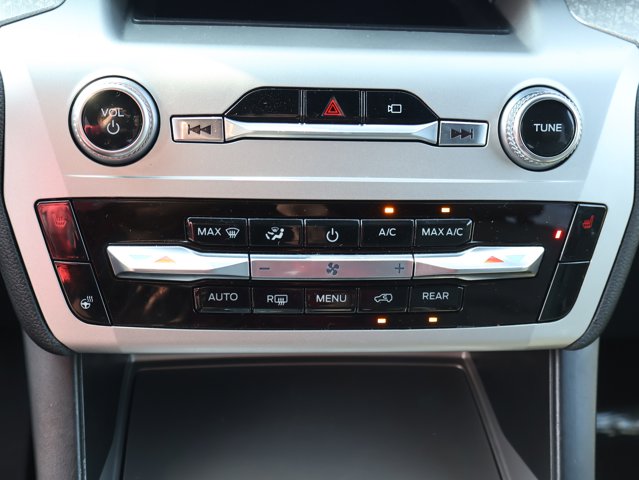 Vehicle image 29 of 47