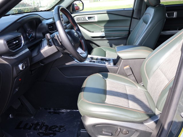 Vehicle image 44 of 47
