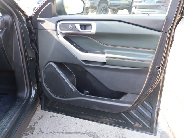 Vehicle image 9 of 47