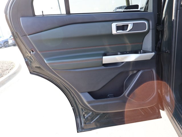 Vehicle image 17 of 47