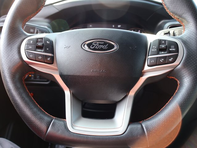 Vehicle image 35 of 47