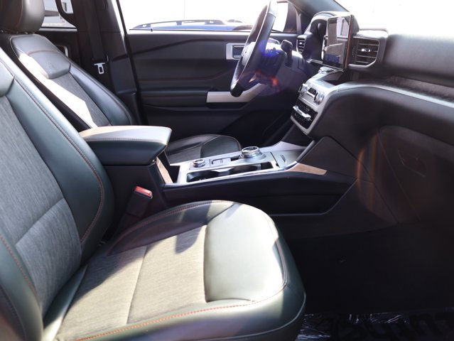 Vehicle image 11 of 47