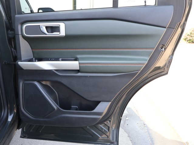 Vehicle image 13 of 47