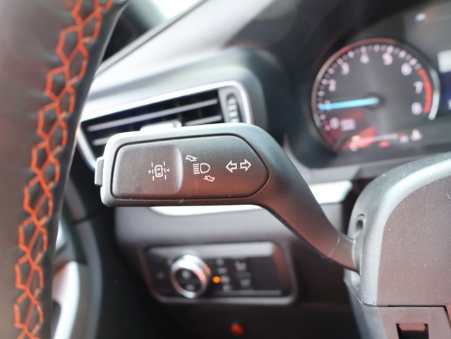 Vehicle image 40 of 47