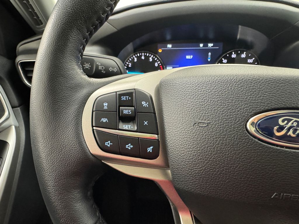 Vehicle image 29 of 46