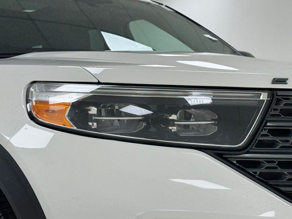 Vehicle image 36 of 46