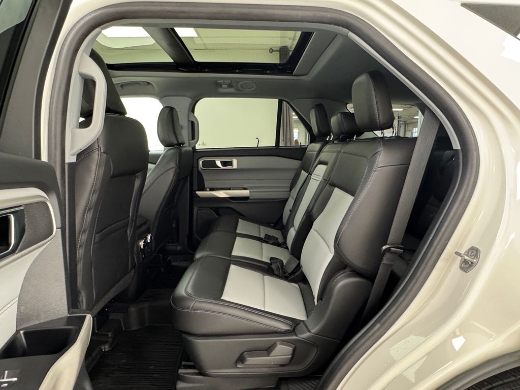Vehicle image 12 of 46