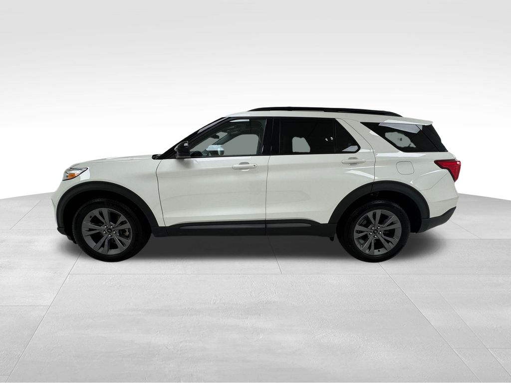 Vehicle image 8 of 46
