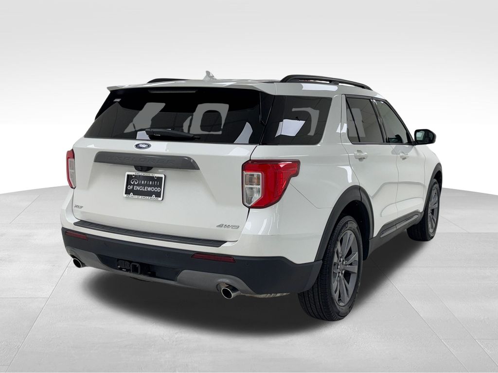 Vehicle image 5 of 46