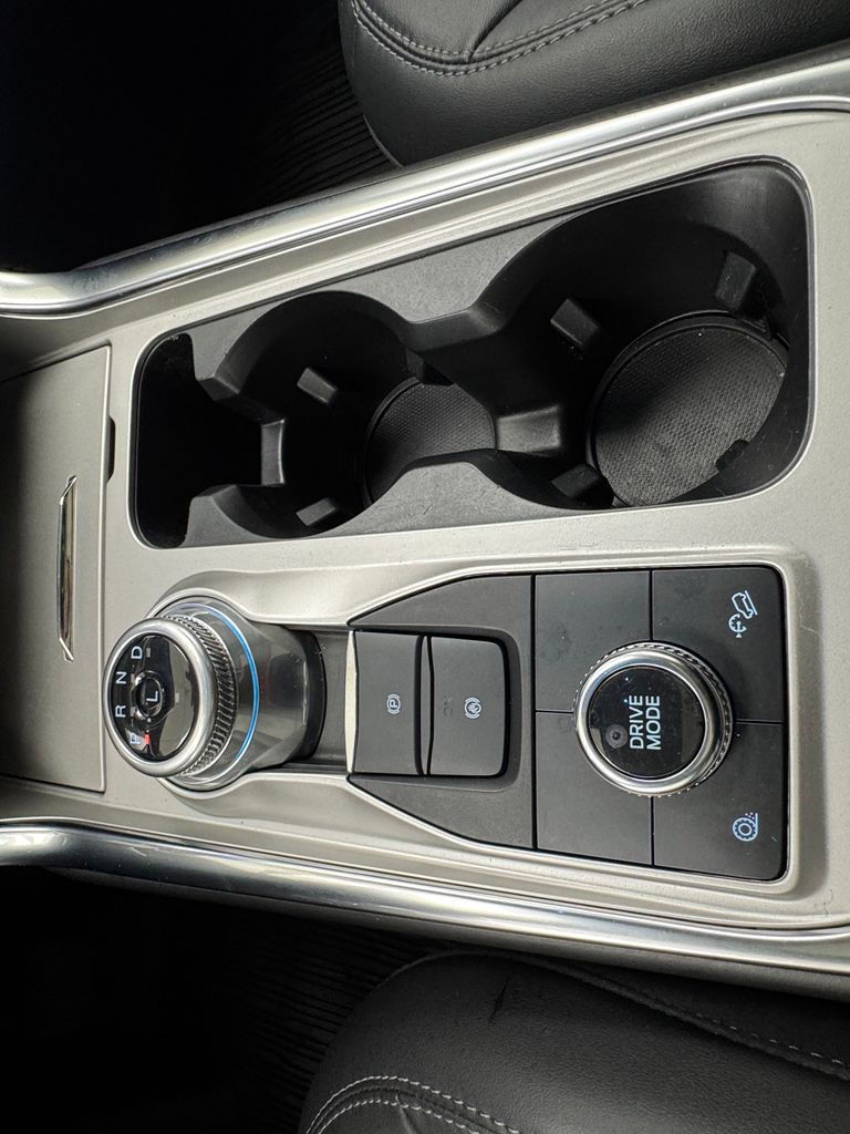 Vehicle image 26 of 46