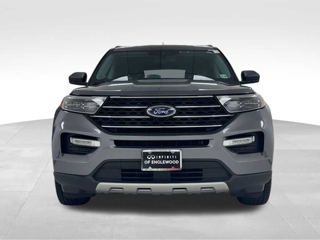 Vehicle image 2 of 43