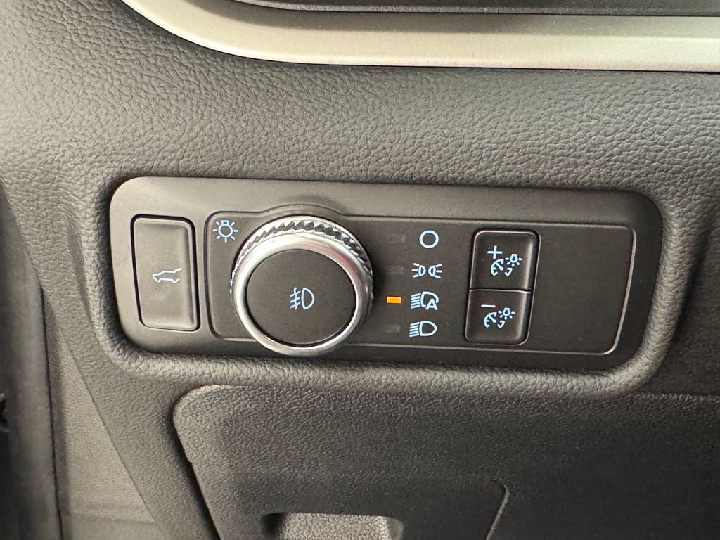 Vehicle image 29 of 43