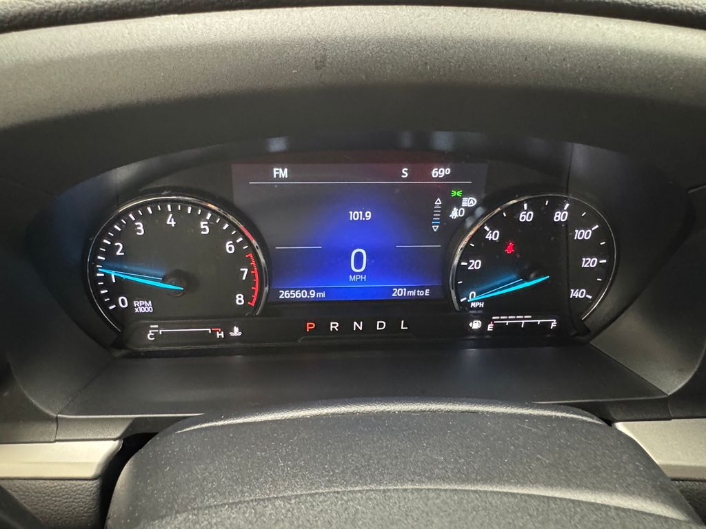 Vehicle image 21 of 43