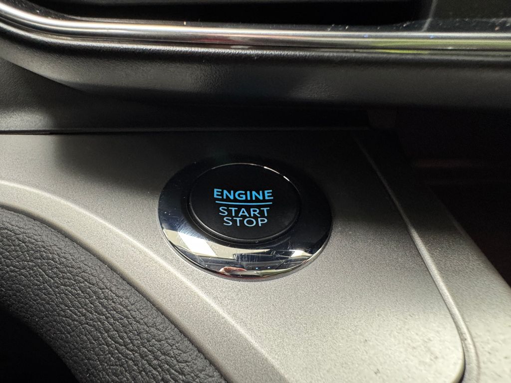 Vehicle image 24 of 43