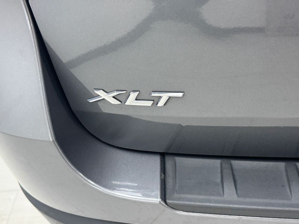 Vehicle image 39 of 43