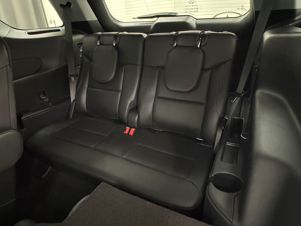 Vehicle image 13 of 43