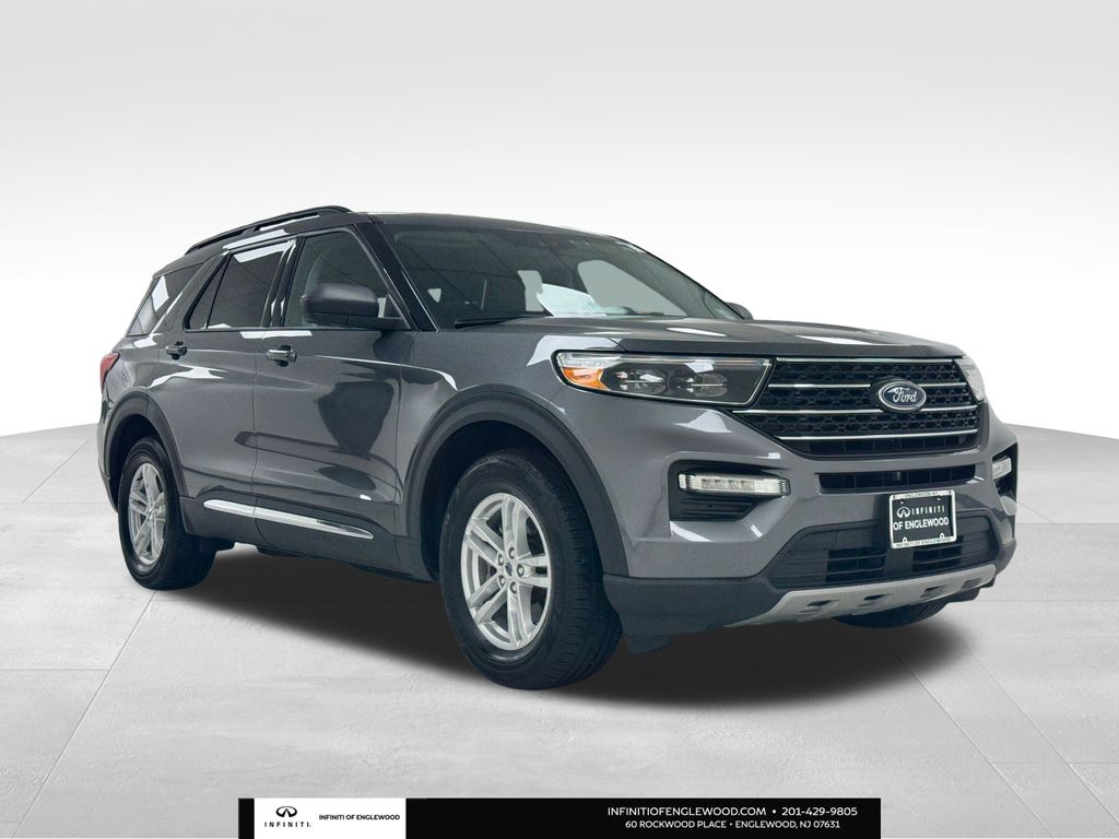 Vehicle image 3 of 43