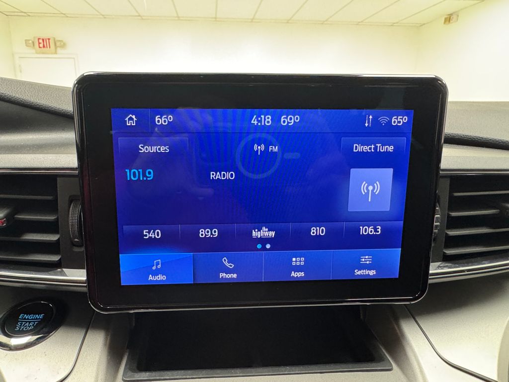 Vehicle image 20 of 43