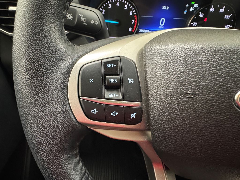 Vehicle image 28 of 43