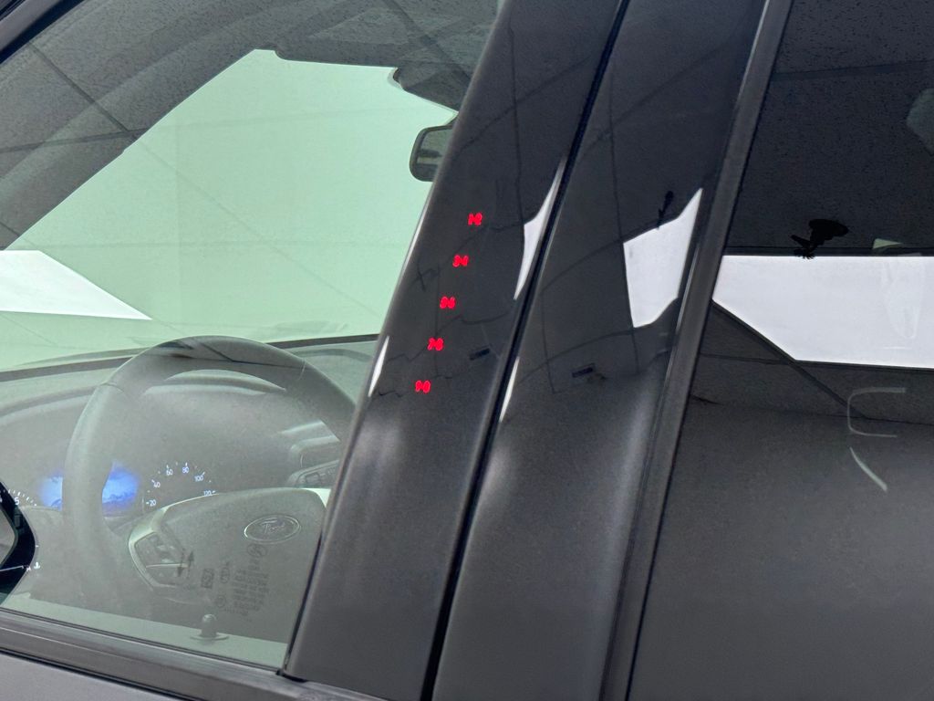 Vehicle image 35 of 43