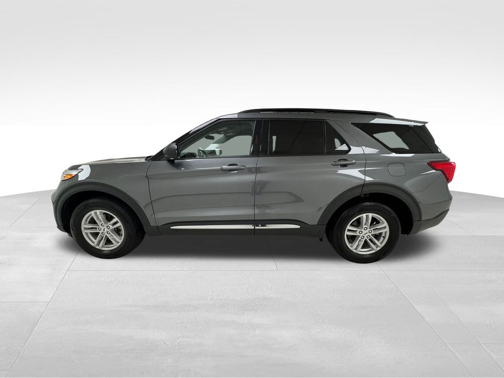 Vehicle image 8 of 43