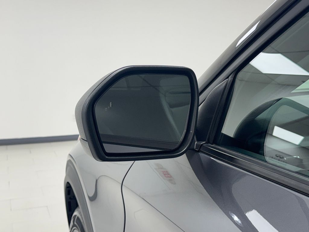 Vehicle image 36 of 43