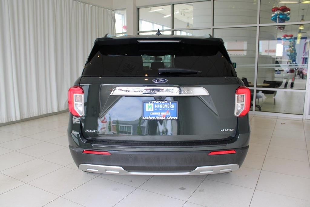 Vehicle image 43 of 46