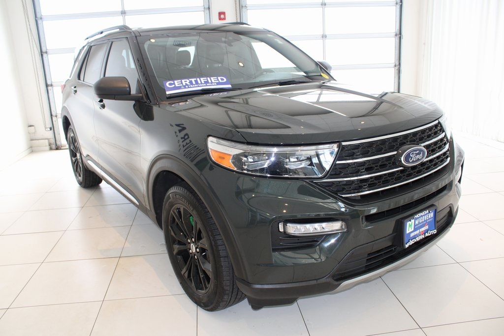 Vehicle image 3 of 46