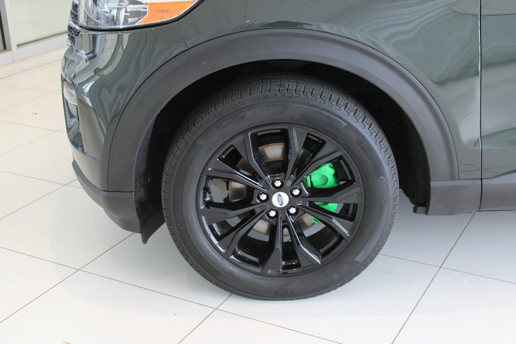 Vehicle image 8 of 46