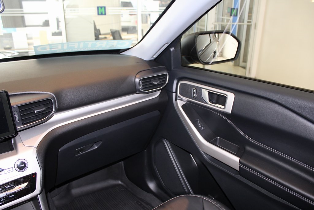 Vehicle image 24 of 46
