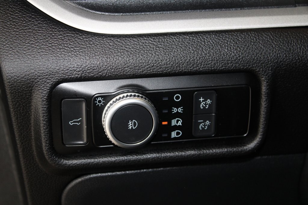 Vehicle image 13 of 46