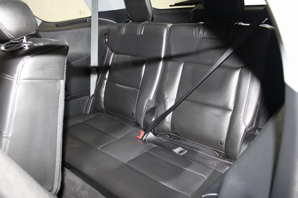 Vehicle image 17 of 46