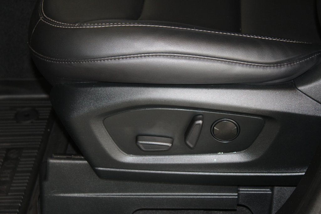 Vehicle image 10 of 46
