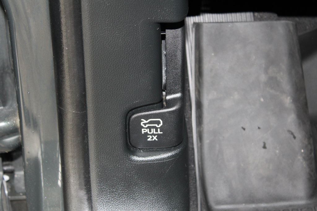 Vehicle image 14 of 46