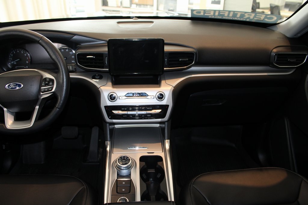 Vehicle image 25 of 46