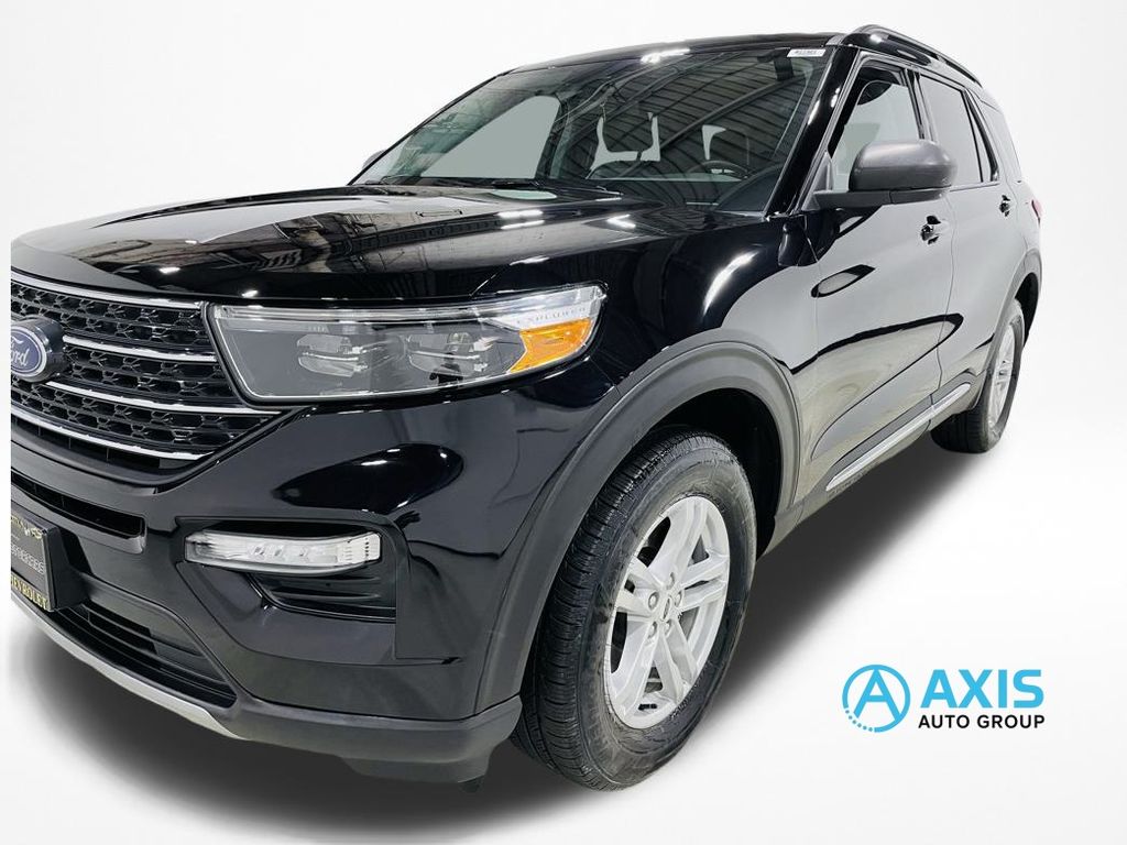 2022 Ford Explorer XLT Image 3 of 47