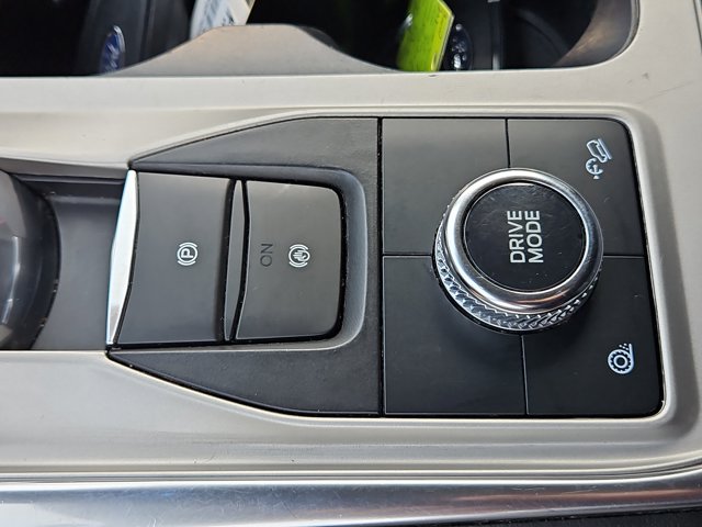 Vehicle image 41 of 50