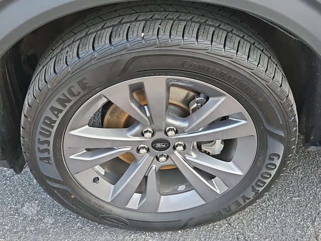 Vehicle image 9 of 50