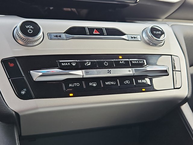 Vehicle image 39 of 50