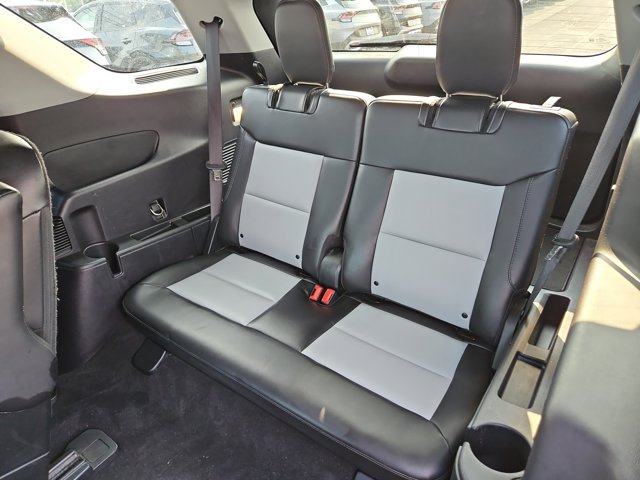 Vehicle image 15 of 50