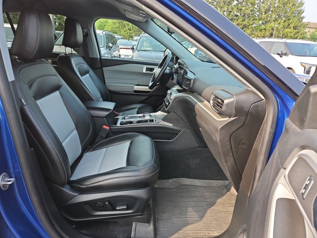 Vehicle image 12 of 50