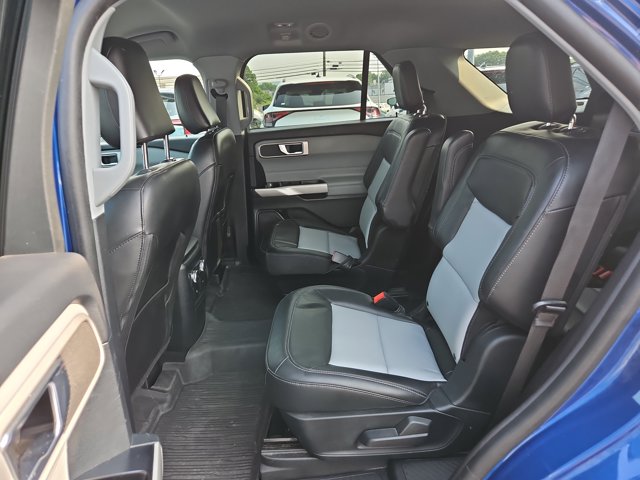 Vehicle image 14 of 50