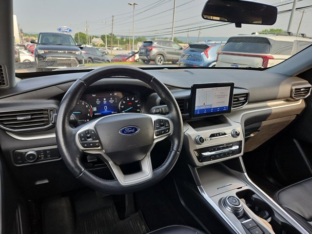 Vehicle image 16 of 50