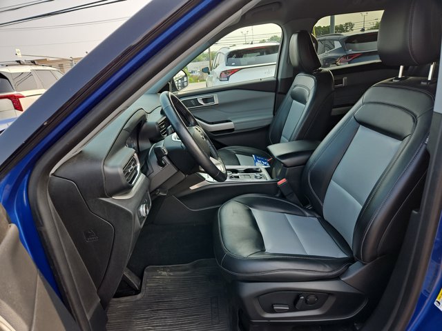 Vehicle image 11 of 50