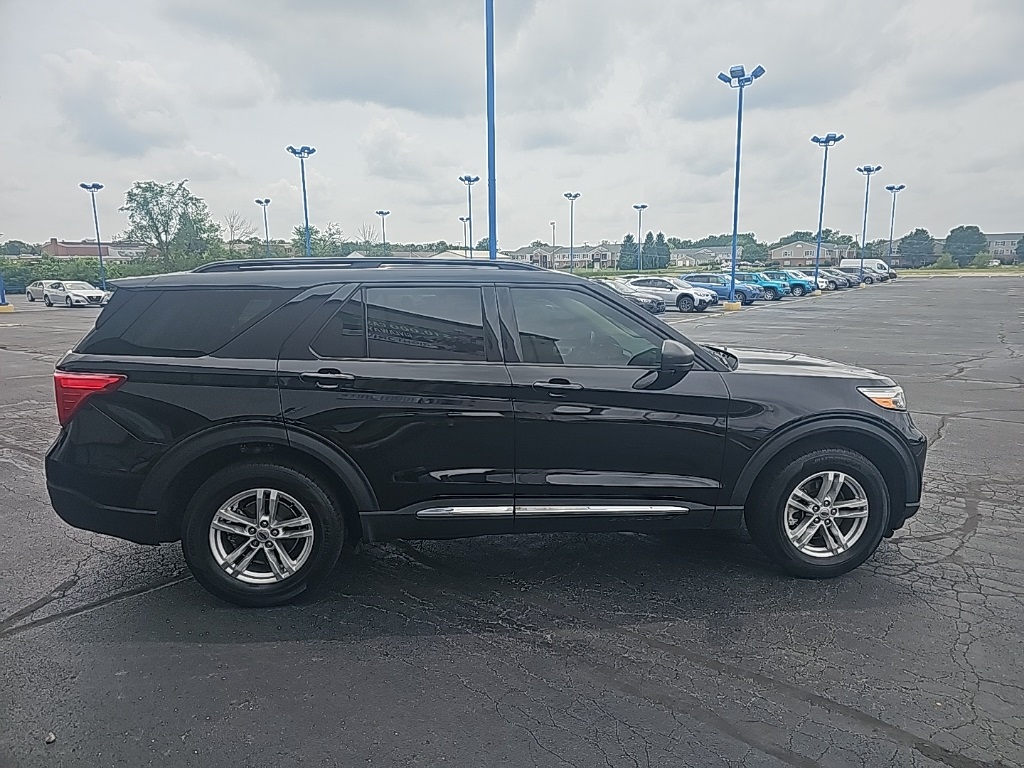Vehicle image 4 of 28