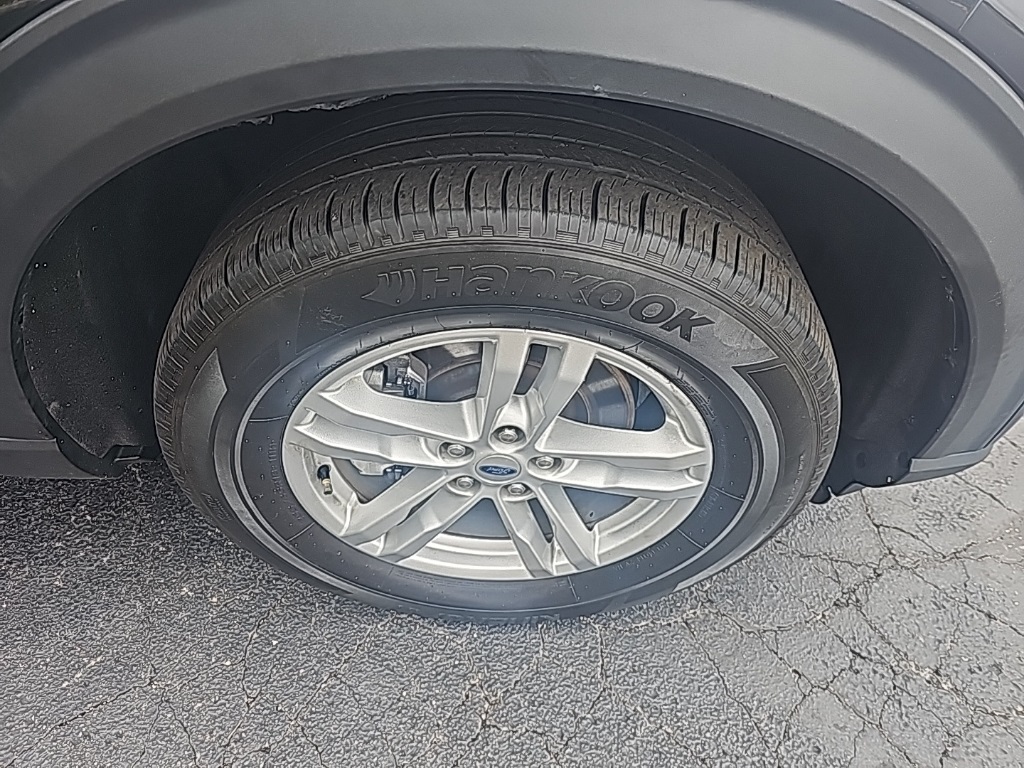 Vehicle image 10 of 28