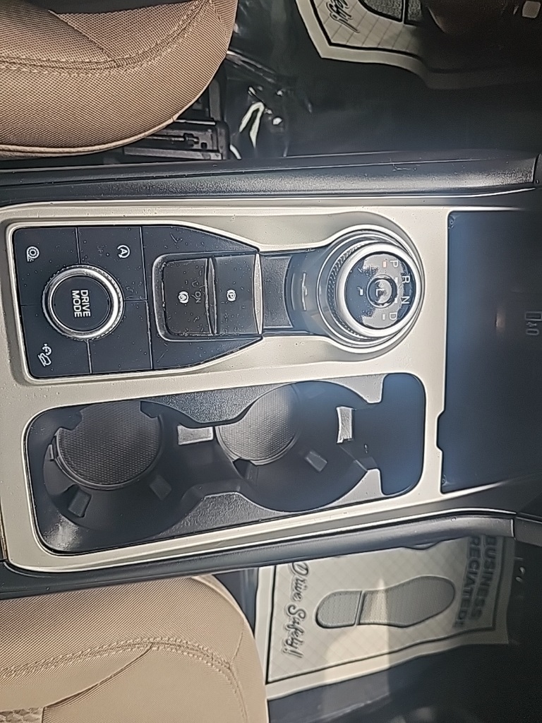 Vehicle image 27 of 28
